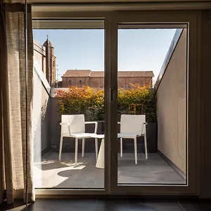 Rb Del Teatro&apartaments Couette-café